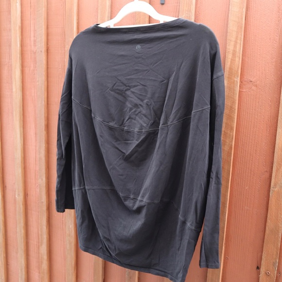 Lululemon Faded Black Long Sleeve Workout Yoga Shirt Top size Large Women - Picture 10 of 15